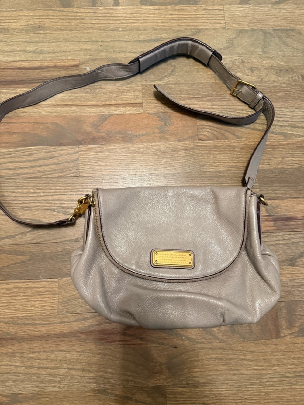 Marc Jacobs Taupe Gray Leather Natasha Crossbody bag with Gold Hardware